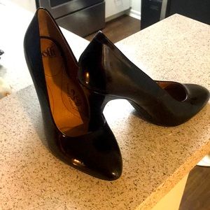 Black shoes never worn